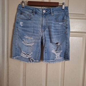 American Eagle distressed jean shorts s